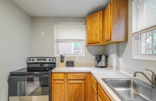 Takoma Park Apartment | Washington, DC, Area Apartment 8 Mi to Downtown!
