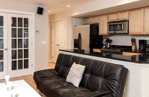 Logan Circle Condo | Washington Thomas Circle Condominium