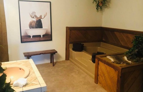 Ruidoso Downs House | Watch the horse racing from your balcony!