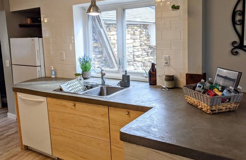 Bagley House | Watch the river flow past as the eagles soar overhead.