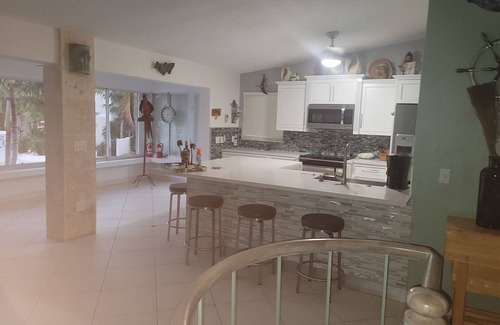 Toll Gate Shores House | Water Front 3/3 Family and Boat Friendly Home, Great Views