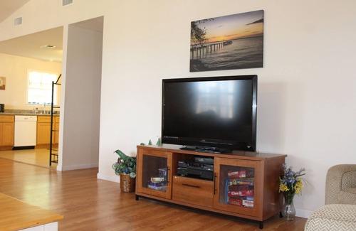 Henderson Point House | Water Front Beach House on the Bay, Boat Launch, WiFi, and Great Sunset Views