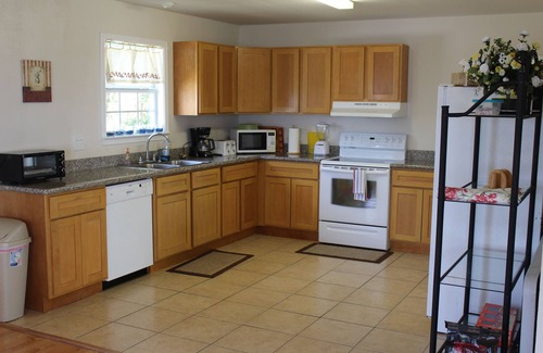 Henderson Point House | Water Front Beach House on the Bay, Boat Launch, WiFi, and Great Sunset Views