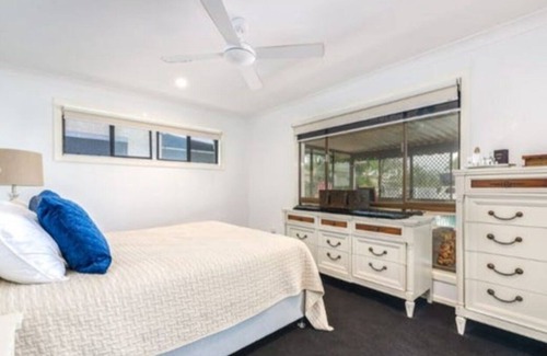 Paradise Point House | Water Front - Bridge Free Access