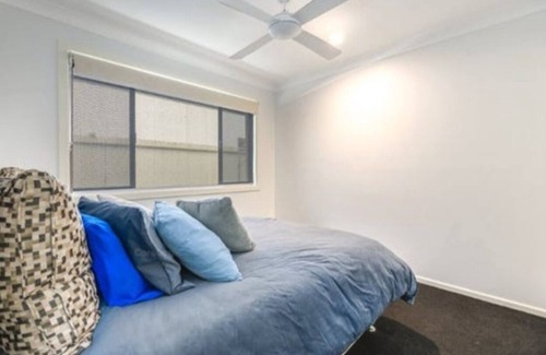 Paradise Point House | Water Front - Bridge Free Access