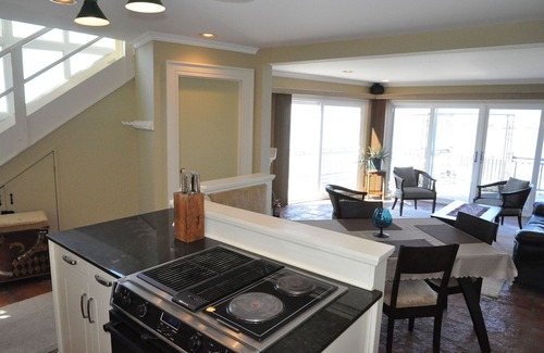 Historic Old Town House | Water front, Private, Luxury, Romantic Sunsets, Pool, Close To Centre And Shaw.