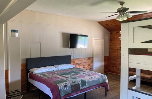 Graham Cabin | Water front cabin #15
