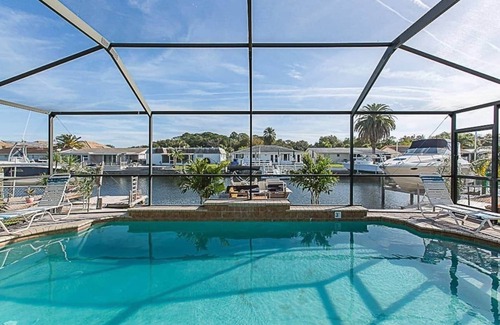 Flor-a-mar House | Water Front n Gulf Harbor with Pontoon Boat, access to Gulf & Heated Pool