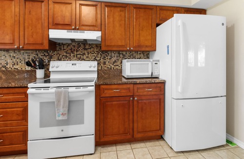 Homosassa House | Water Front Property w/Direct Access to The HOMOSASSA RIVER!