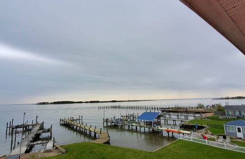 Edgemore House | Water front resort with gorgeous house and views