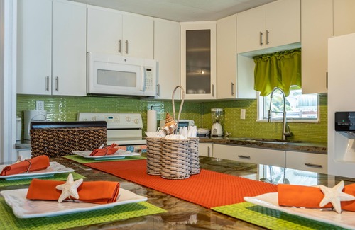 Key Largo Village House | Water Front Sunset View Home