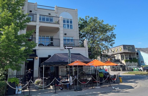 Cobourg House | Water Front Townhouse at Cobourg Beach, 5 star beautiful vacation home.