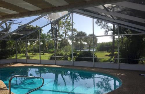 Englewood South House | Water FUN! poolPIERkayaksCANOE MotorBoatRENTALpets