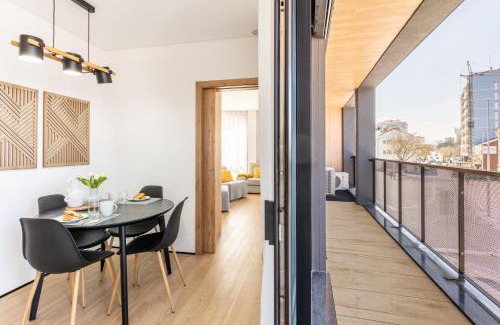 Gloria Apartment | Water Lily