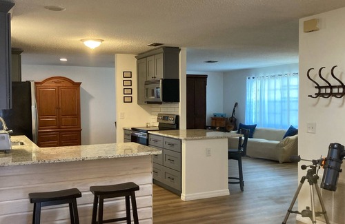 Inverness House | Water Lily Retreat on the Tsala Apopka lake chain. 3 miles from downtown.