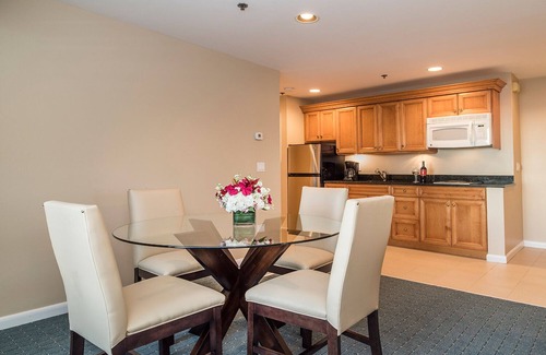 Westbrook Center Resort | Water's Edge Resort and spa w indoor and outdoor pool and beach. Condo Sleeps 6