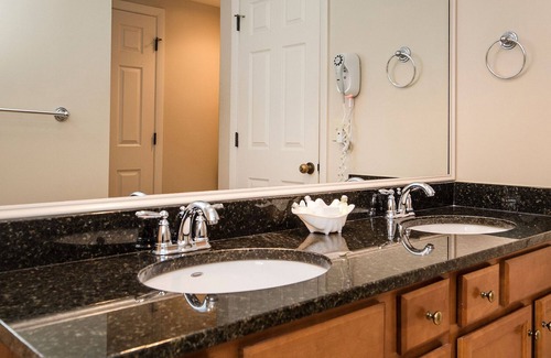 Westbrook Center Resort | Water's Edge Resort and spa w indoor and outdoor pool and beach. Condo Sleeps 6