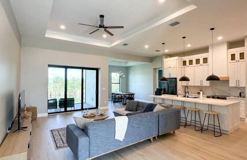 South Gulf Cove House | Water's Edge Retreat