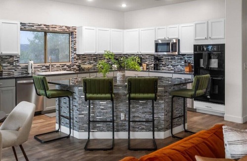 Alta Vista Estates House | Water Slide & Pool Basketball Court Sleeps 16