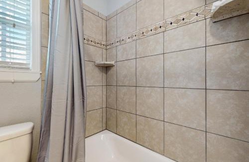 Kingsland House | Water View Haven