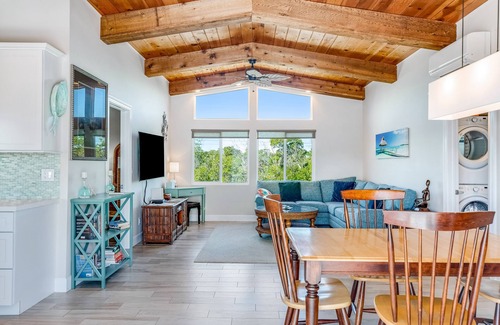 Lower Matecumbe Beach House | Water-view house with private dock, washer/dryer & grill - snowbird-friendly