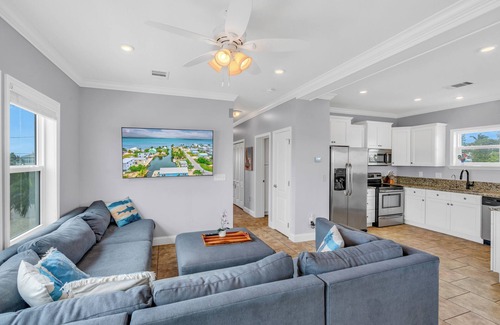 Sands House | Water Views/Heated Swimming Pool/Hot Tub/Boat Dock