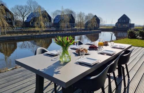 Balk House | Water Villa in Balk by Frisian Lakes, cleaning included