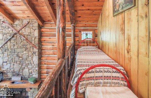 Mars Hill Cabin | Waterfall Lodge - Huge Mountain Lodge w/ Hot Tub