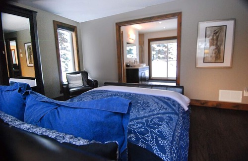 St-Adolphe-d'Howard Ski Chalet | Waterfront Prestige in Nature with private Hot Tub