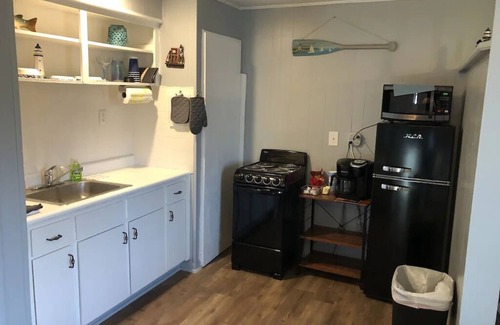 Grove Cabin | Waterfront 1 Bedroom/Cabin I/New Remodeled