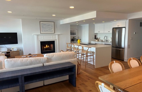 Shoreby Hill Condo | Waterfront 2 bdrm, 2 bath Condo in the Heart of Jamestown
