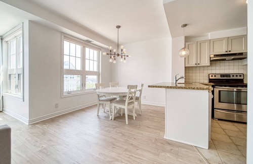 Cobourg Condo | Waterfront 2 Bedroom Condo, Next to Cobourgs Victoria Beach