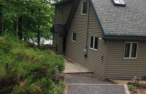 South Casco House | WATERFRONT 20' from Lake Private EndofRoad Float KayaksFirepit 2026 is Booking
