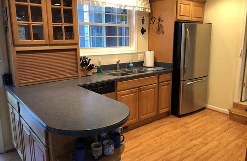 Severna Park House | Waterfront 2BR Guest House on Cypress Creek - Severna Park