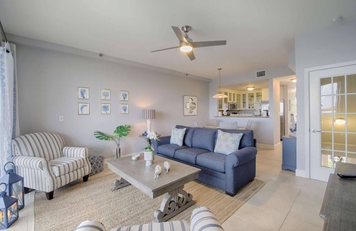 Ruskin House | Waterfront 2BR Townhome w/4 Balconies, Views of River, Bay & St. Pete – Near Beach & Pool
