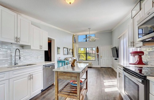 New Smyrna Beach Condo | Waterfront 2BR/1BA Fully Furnished Condo in New Smyrna Beach w Private Boat Slip
