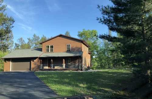 New Lisbon House | Waterfront, 3 acres, forest, 30mins toDells, firepit, basketball, private trails