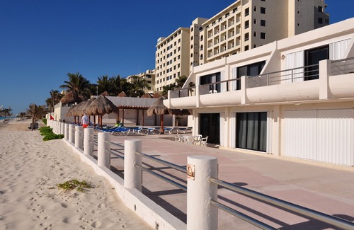 Zona Hotelera Condo | Waterfront 3 Bedroom Condo With 24 Hour Security
