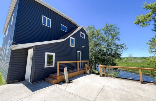 Algoma Apartment | Waterfront 3 bedroom upper vacation home.