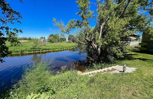Algoma Apartment | Waterfront 3 bedroom upper vacation home.