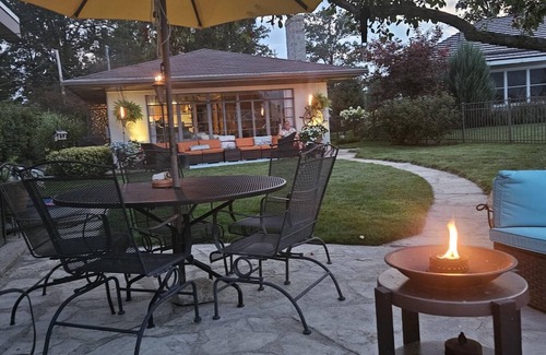 Lakeview House | Waterfront 3-bedroom Lake Cottage on Tecumseh Island at Indian Lake!