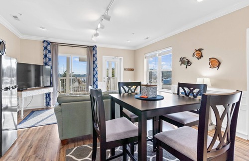 Southport Apartment | Waterfront #3 King/Studio 1BR- Waterfront Downtown Southport-NO HIDDEN FEES