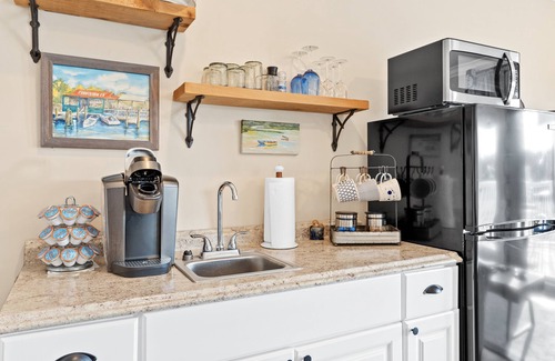 Southport Apartment | Waterfront #3 King/Studio 1BR- Waterfront Downtown Southport-NO HIDDEN FEES