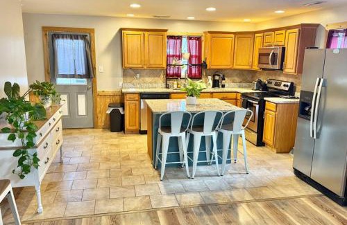 St. Joseph House | Waterfront 3bd House with Sunset View and Fenced Yard