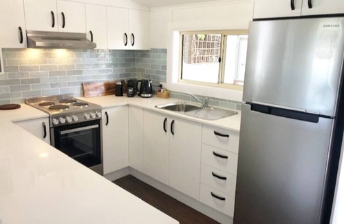 Harwood House | Waterfront 3bedroom home on Harwood Island
