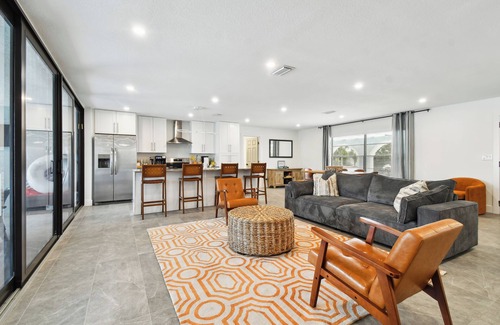 Apollo Beach House | Waterfront 4-bedroom Pool house in fantastic Apollo Beach with AC, WiFi