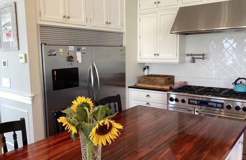 Hampton Bays House | Waterfront, 4 bedrooms, loft, den. Bay Beach, 3300 sft and 1800 sft of decks.