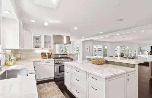 Larkspur House | Waterfront 4-bedroom house on Larkspur Lagoon with Wi-Fi and AC