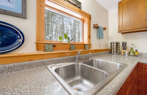 Orland House | Waterfront-40min to Acadia-Main House-Fire Place