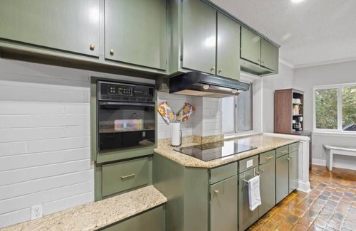 Mobile House | Waterfront 4BR Retreat - Pool, RV Boat, Beach, 20+